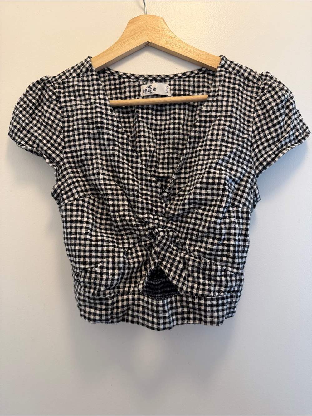 Hollister Black & White Gingham Twist-Front Crop Top